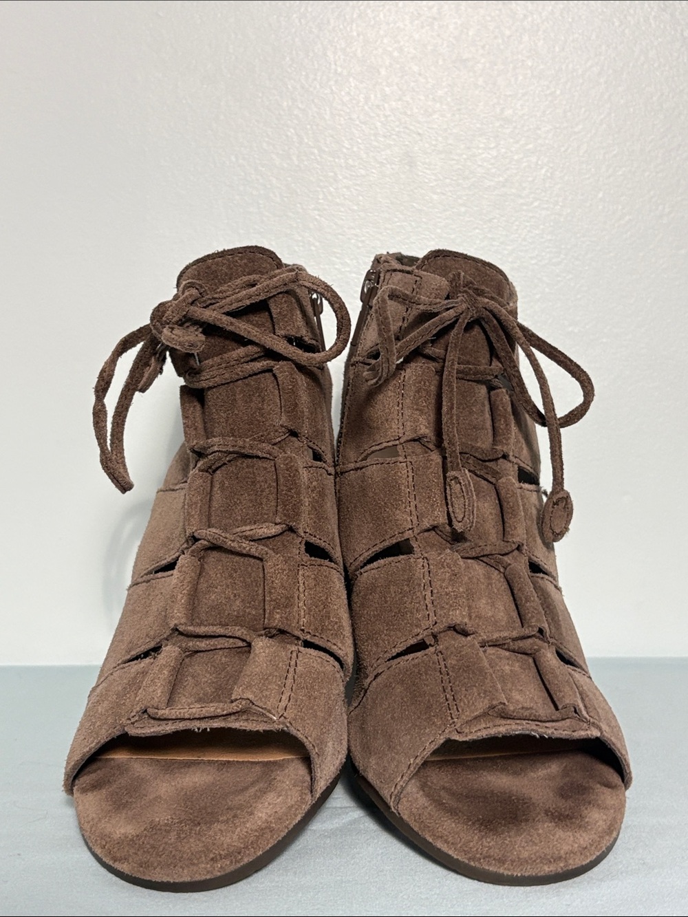 Women’s Vionic Bristol Taupe Suede Lace-Up Peep Toe Block Heel Sandal. Size-7